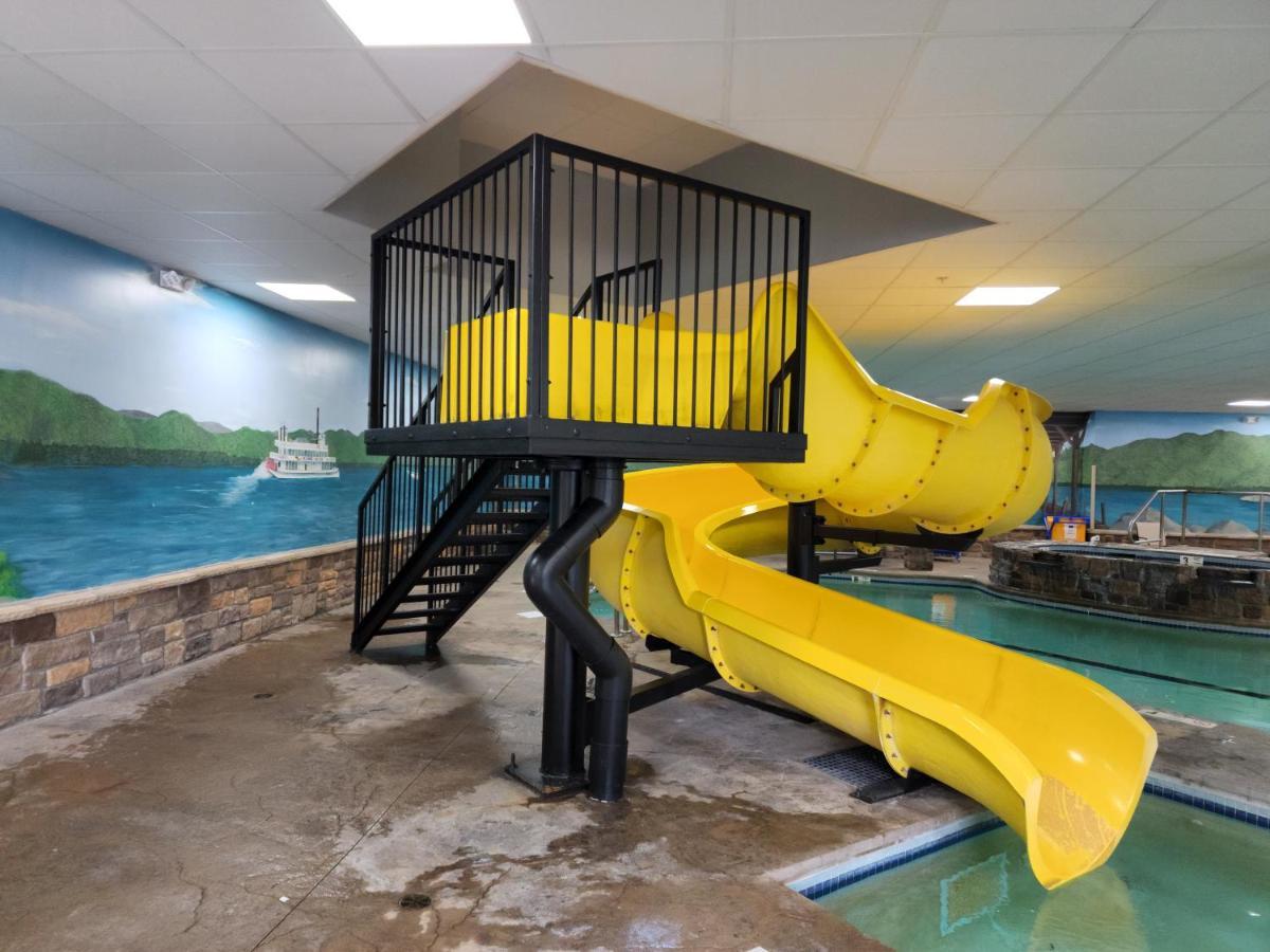 La Quinta Inn & Suites By Wyndham レイク・ジョージ エクステリア 写真