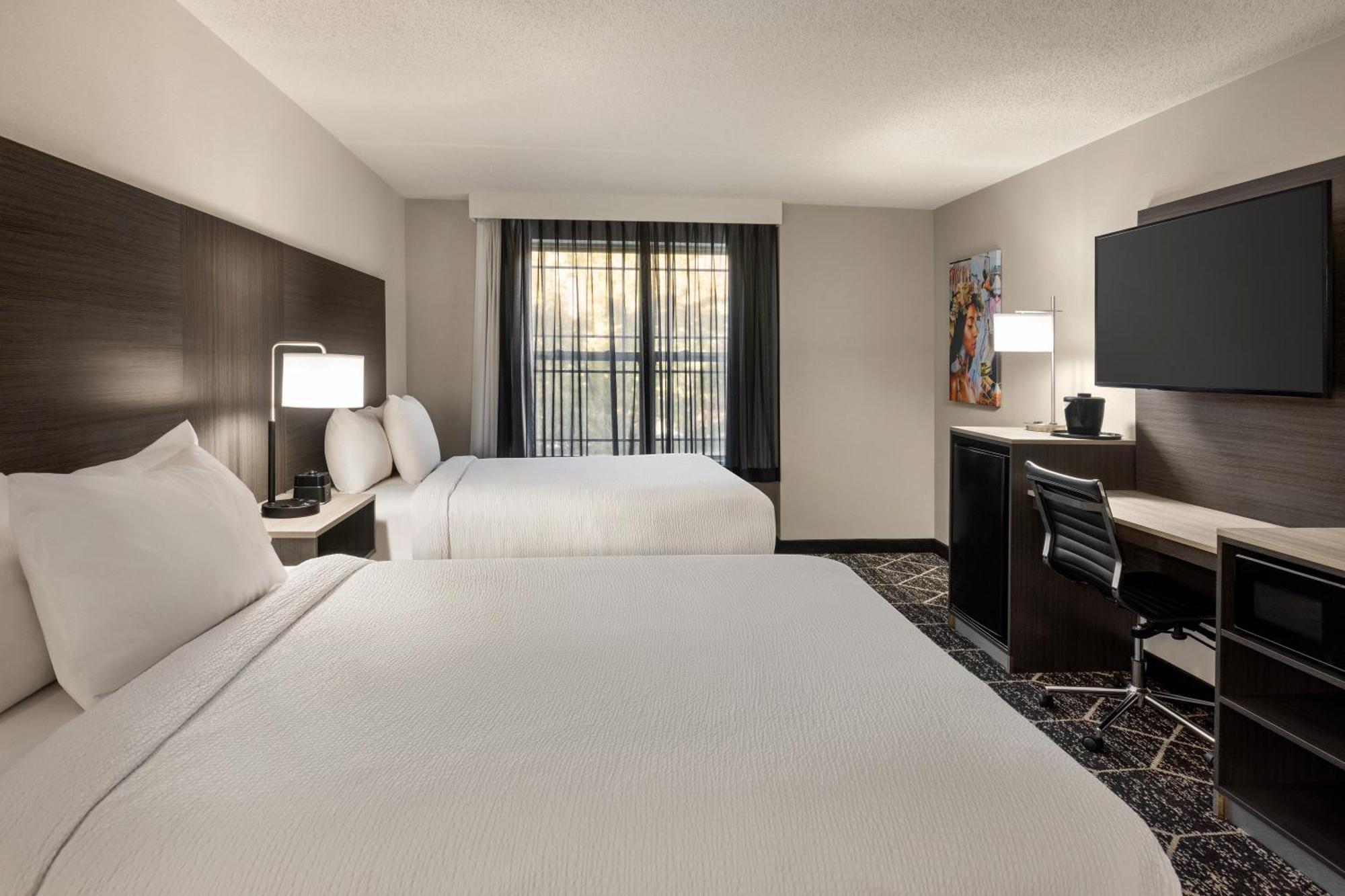 La Quinta Inn & Suites By Wyndham レイク・ジョージ エクステリア 写真