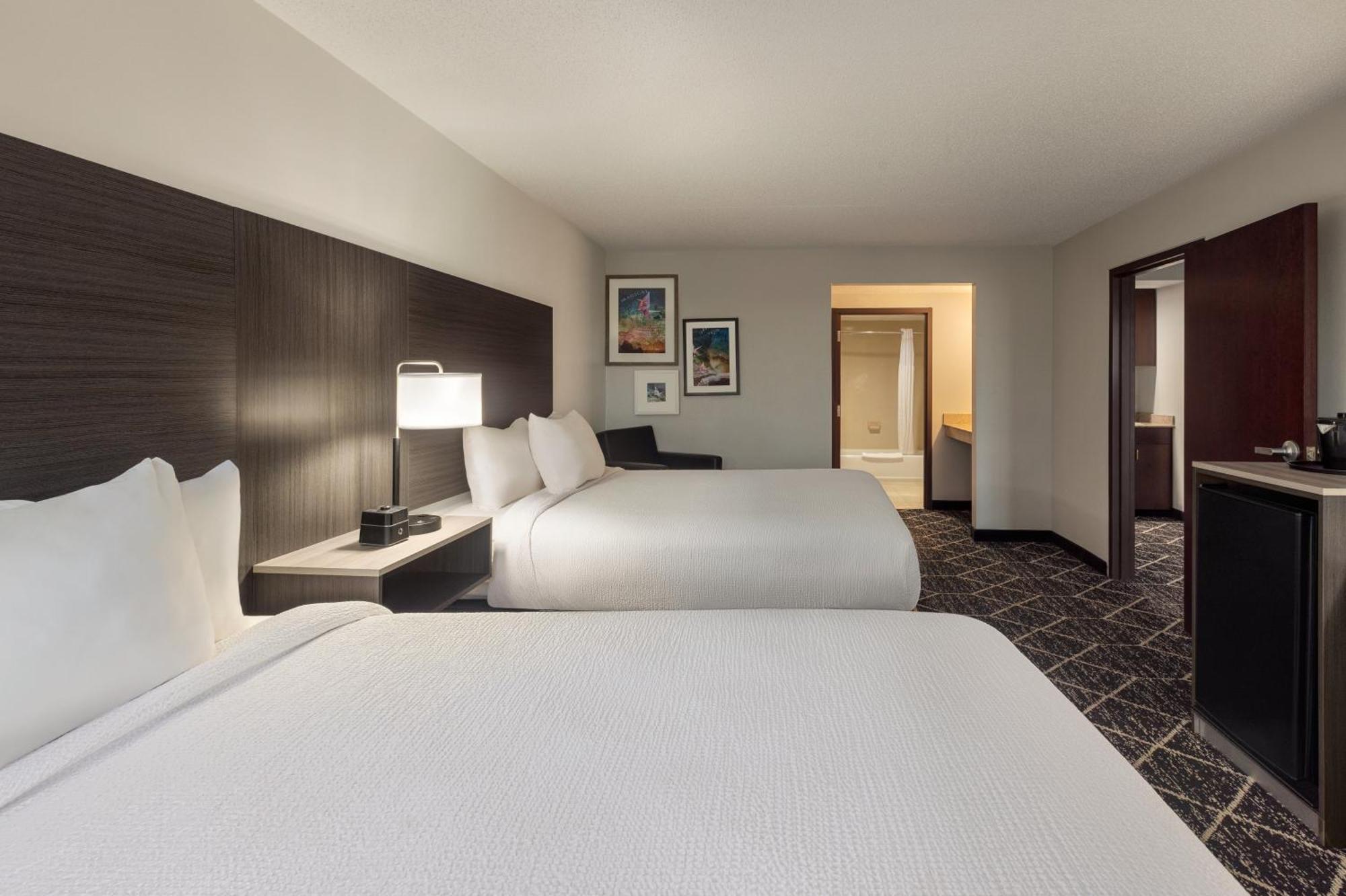 La Quinta Inn & Suites By Wyndham レイク・ジョージ エクステリア 写真