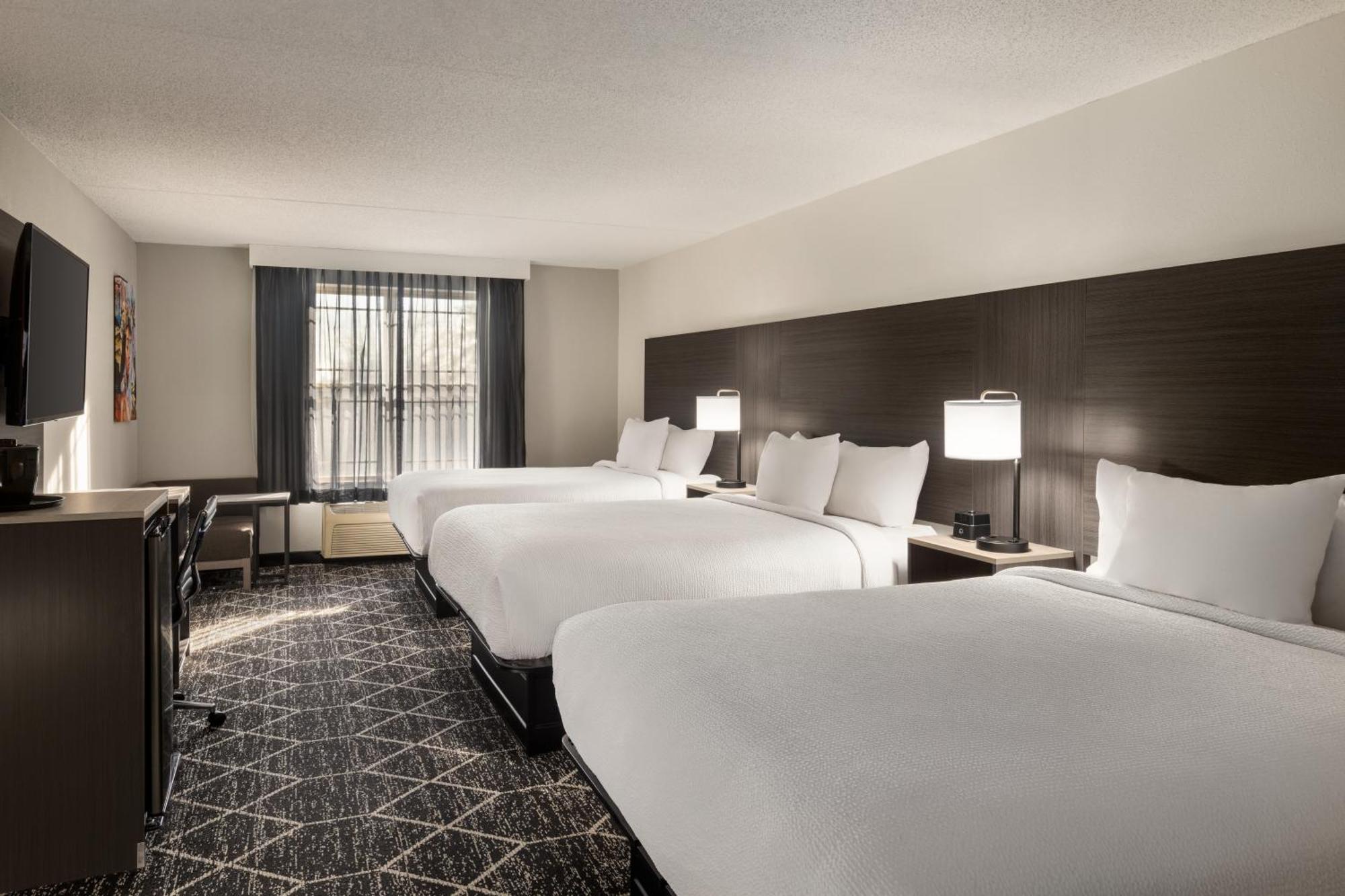 La Quinta Inn & Suites By Wyndham レイク・ジョージ エクステリア 写真