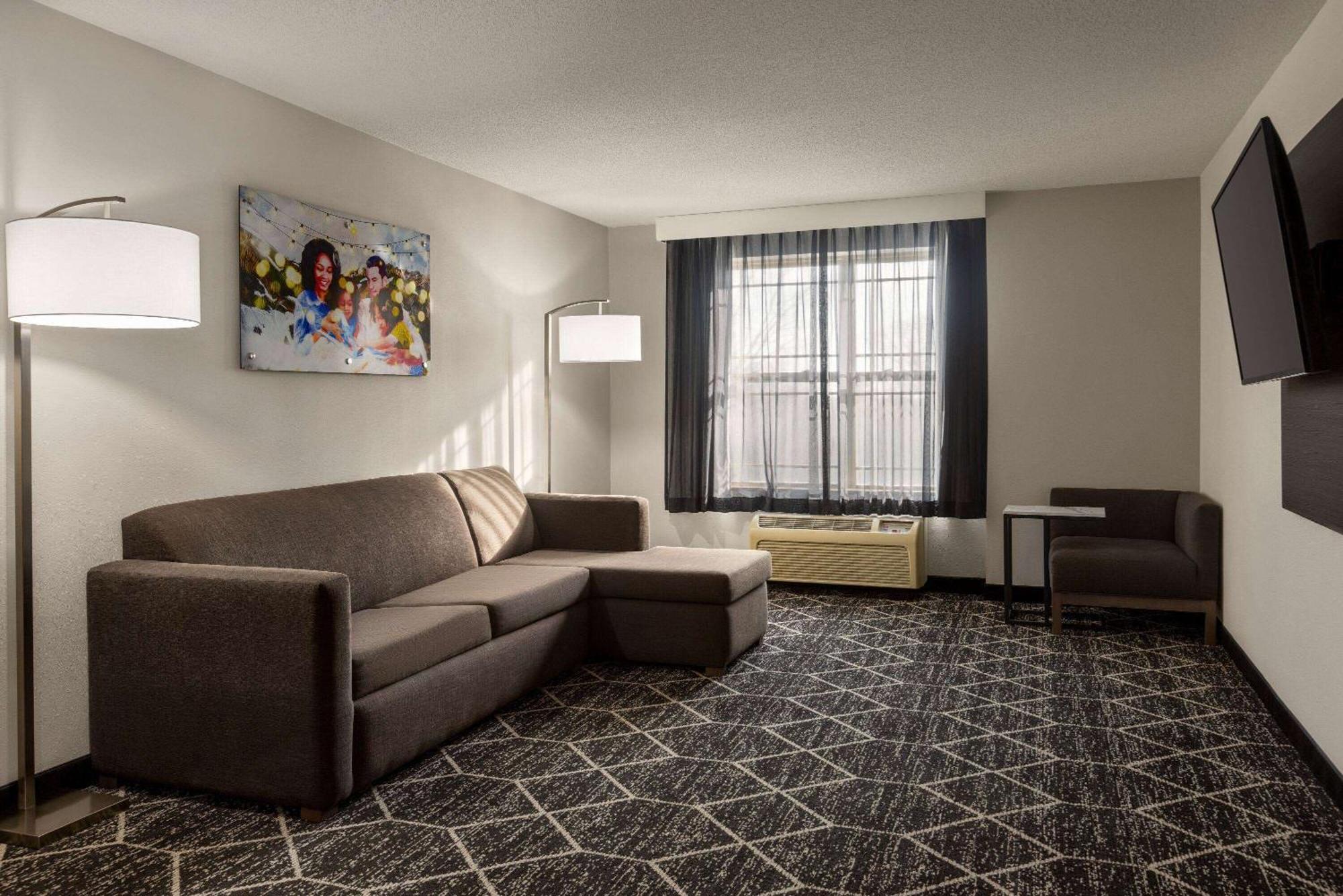 La Quinta Inn & Suites By Wyndham レイク・ジョージ エクステリア 写真