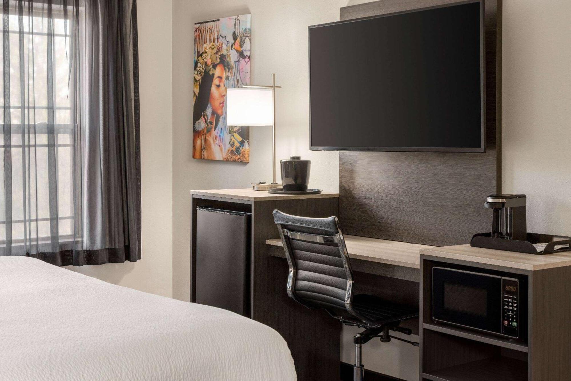 La Quinta Inn & Suites By Wyndham レイク・ジョージ エクステリア 写真